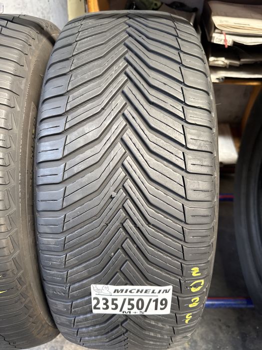 235/50/19 Michelin M+S