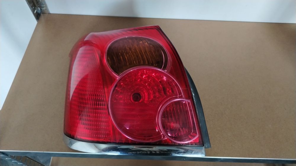 Ляв стоп Тойота Авенсис Хечбек / Toyota Avensis