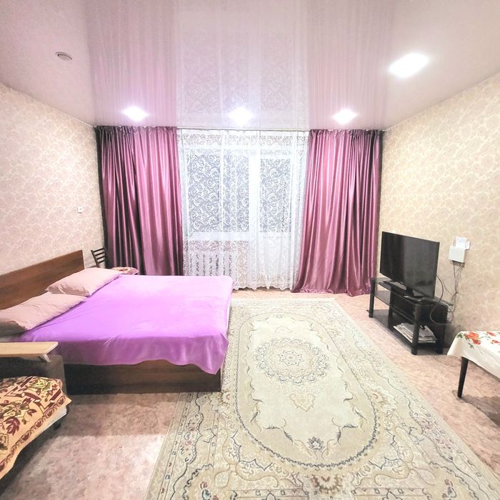 1 ком.я район Цума.часы ,ночь