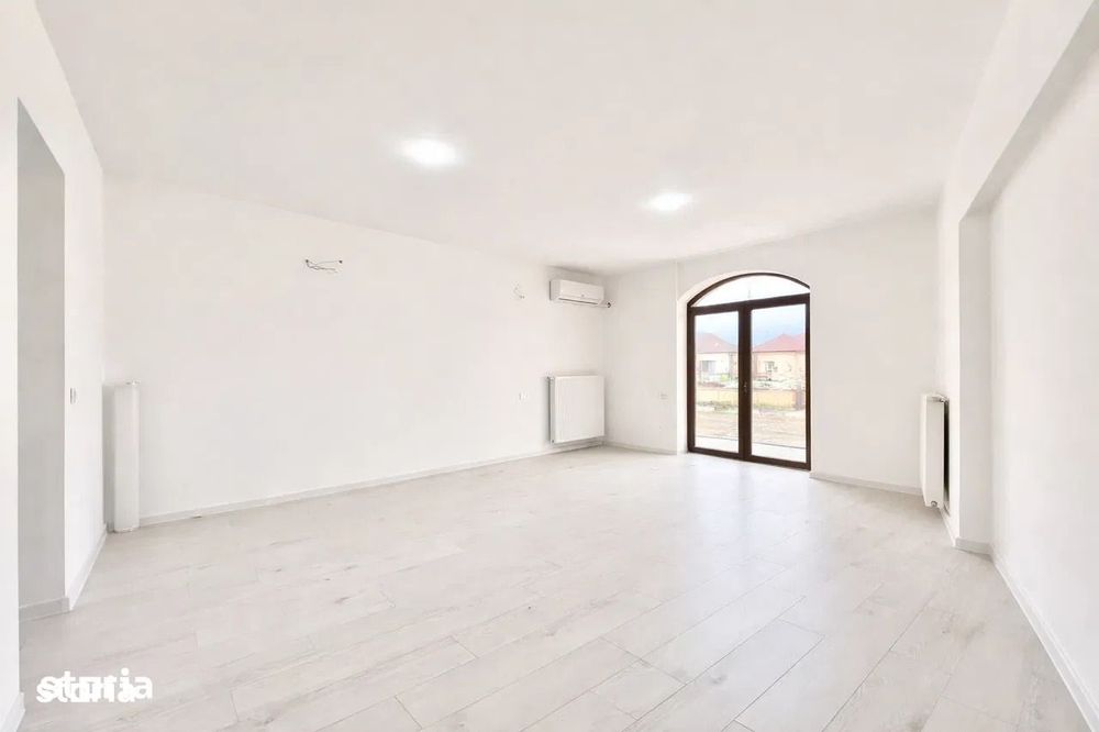 Vilă deosebită de vânzare – Prelungirea Ghencea, zona Mărăcineni!!