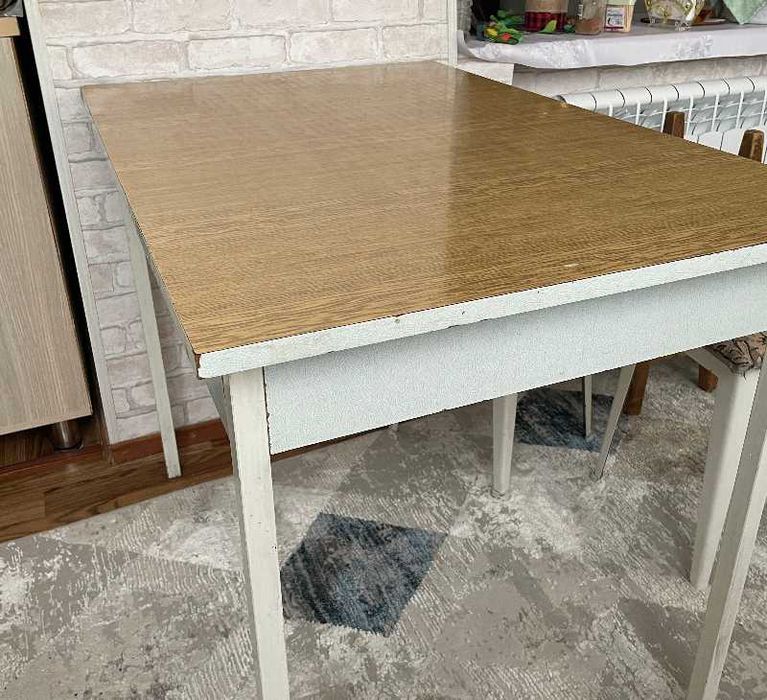 Кухонный стол для дачи или дома