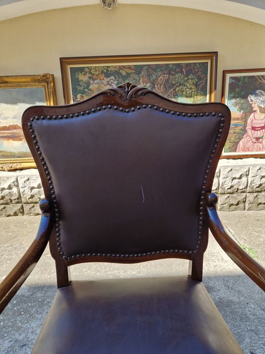 Чудесен антикварен бароков стол Луй 15