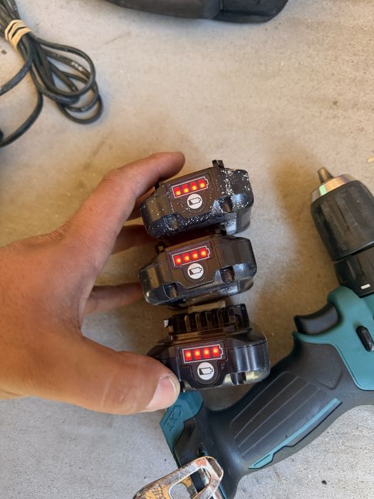 Makita DF333D 12V винтоверт
