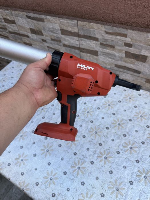 Акумулаторен пистолет за силикон Hilti CD 4-A22 (Само тяло)
