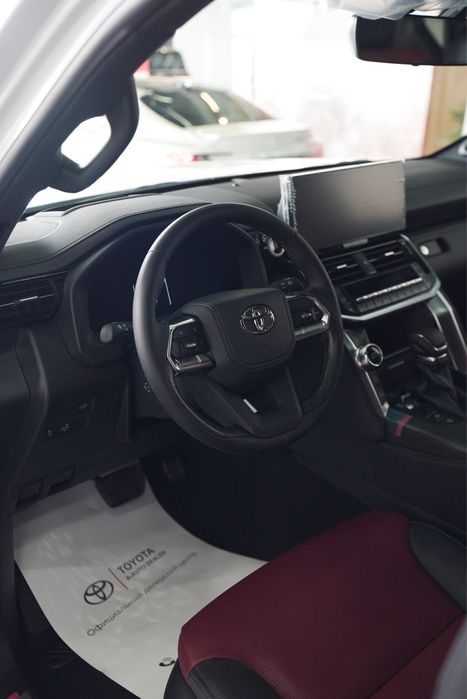 Toyota Land Crusier 300 Гибрид