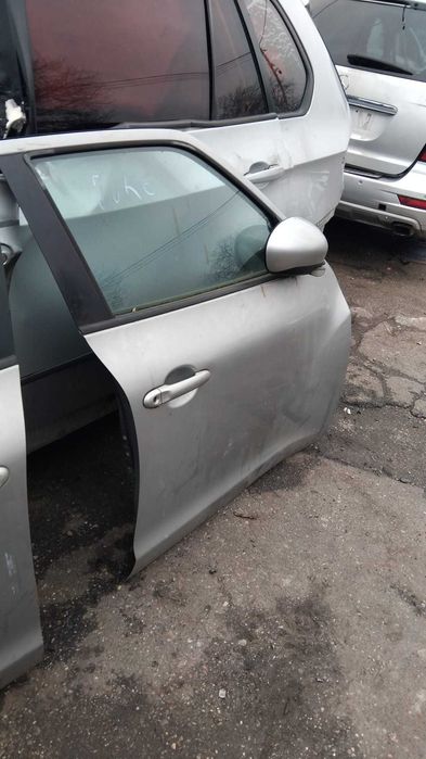 Usa dreapta/stanga fata Nissan Juke an 2011