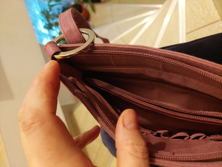 Geanta de umăr vișinie