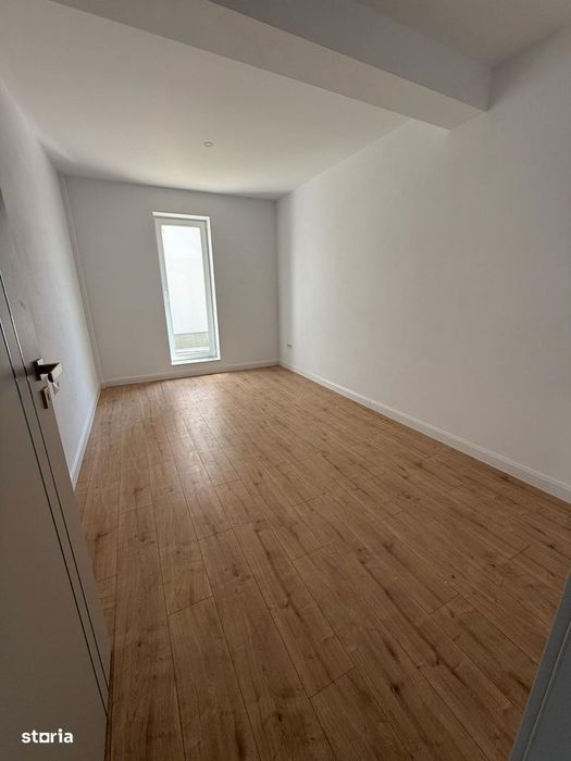 BLOC NOU, Str. Brândușelor–Ap. 3 camere, curte privata, loc de parcare