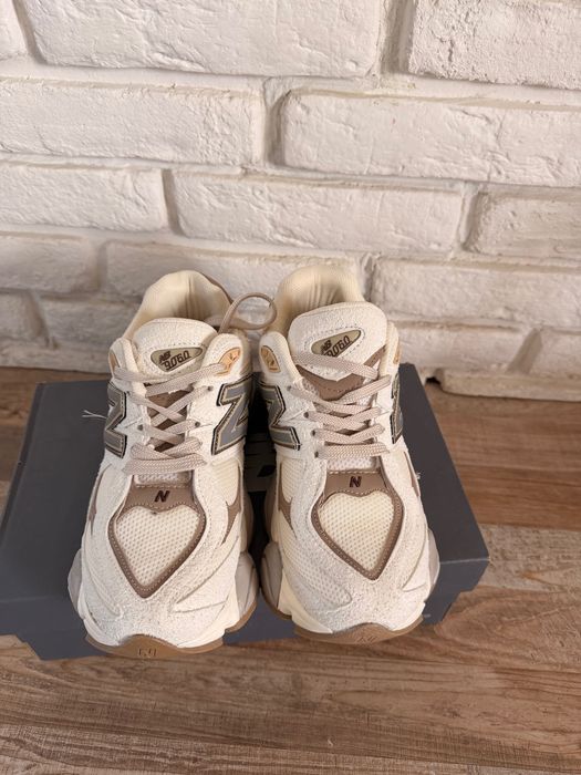 New balance 9060-бежови