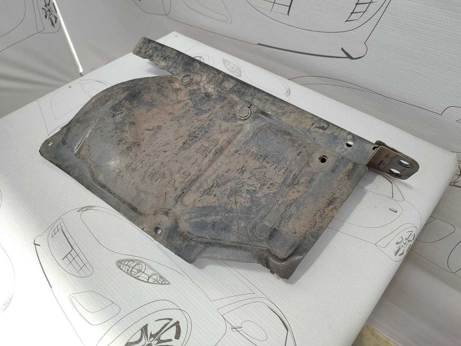 Scut Protectie Motor Stanga cu Suport Metalic Toyota Prius (XW30) Hatchback 2009–2015 / Cod OEM 51444-12050 (5D2)