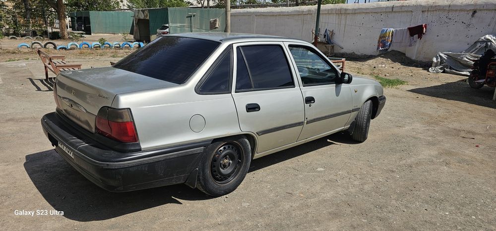 Нексия 1 сотилади