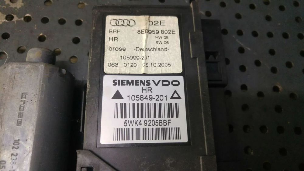 Motoras macara geam dreapta spate audi a4 b7 8e 8e0959802e 0130821766