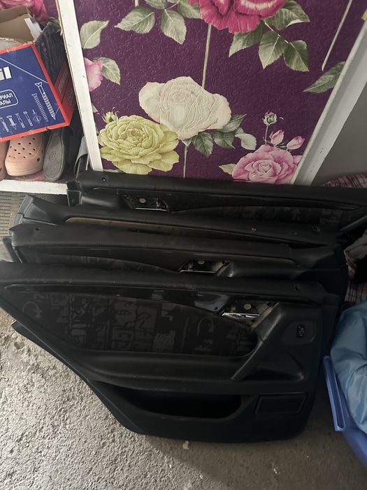 Прдам обшивки для мерса