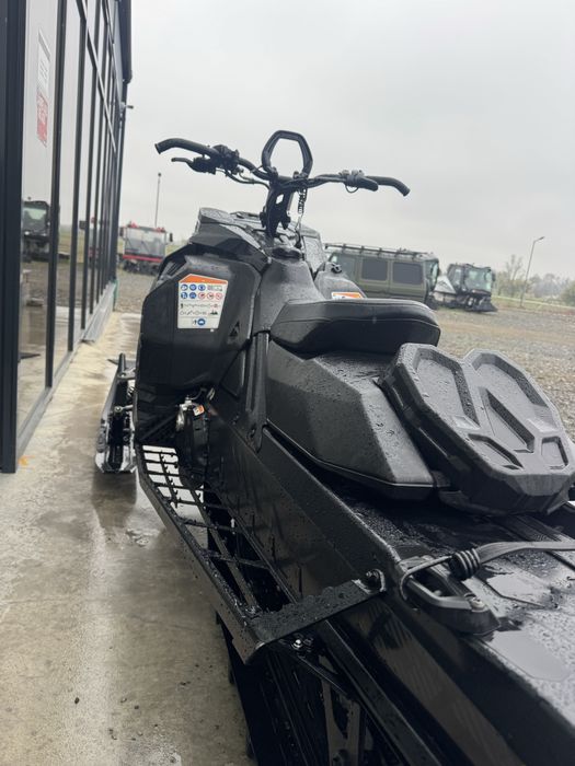 Snowmobil ski doo summit 850 2026