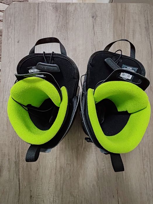 Snowboard Botos Salomon Factio 39-41(Nou)