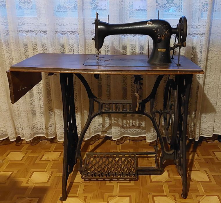 Masina de cusut Singer