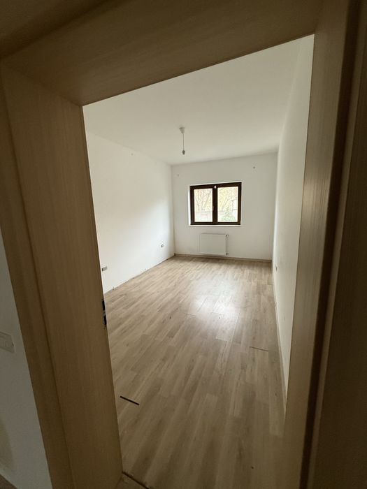 Inchiriez in Dumbravita kaufland ap.3 camere parter