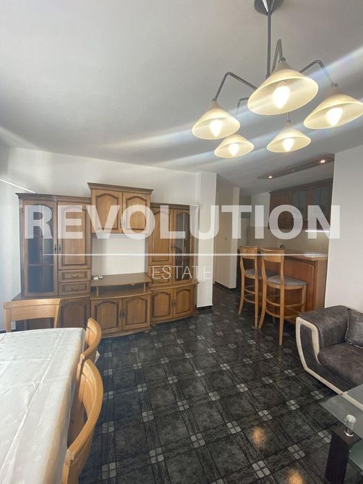 Дава се под наем Тристаен апартамент в Варна, Бриз - 90 кв.м за 750 € - Снимка #1