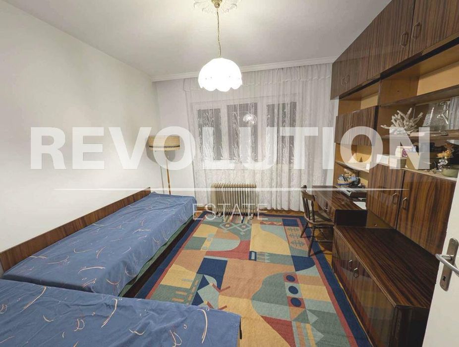 Дава се под наем Тристаен апартамент в Варна, Чайка - 100 кв.м за 550 € - Снимка #2