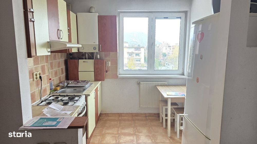 Vand apartament 3 camere in Deva,  Piata Victoriei, etaj 3, mobilat
