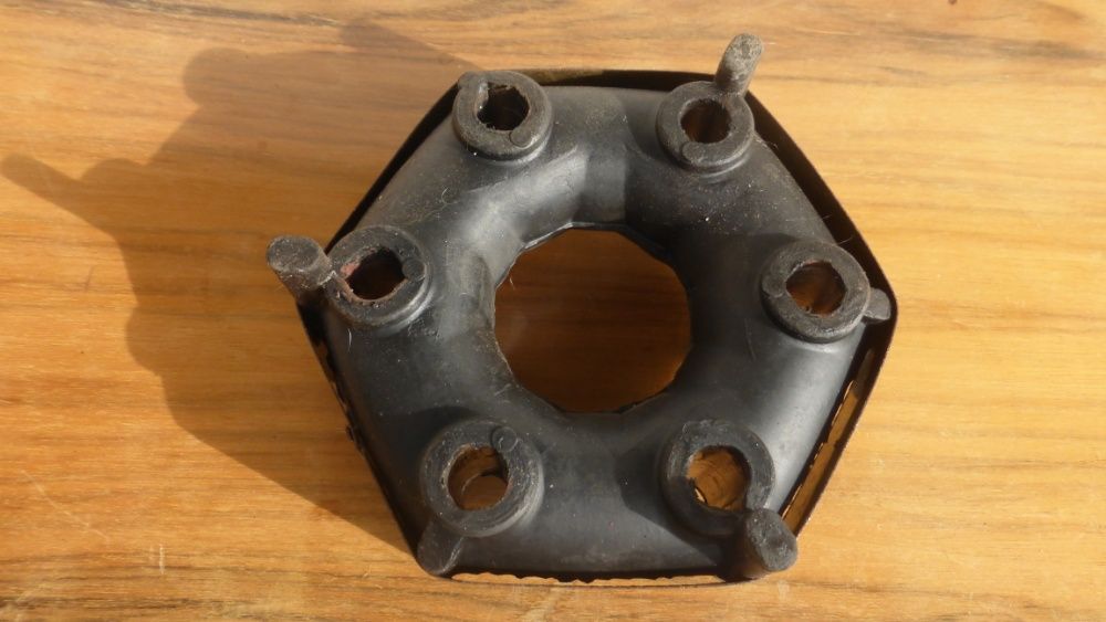 Съветски СССР Части за Лада СССР - накладки, лагер кардан и др.