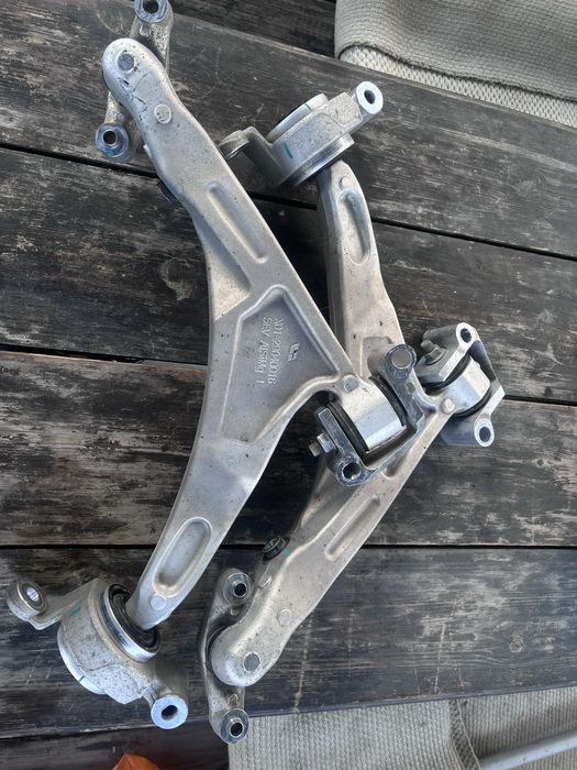 Передние нижнии рычаги подвестки