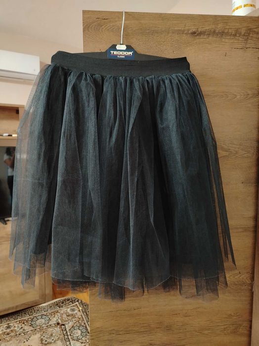 Дамска пола от тюл