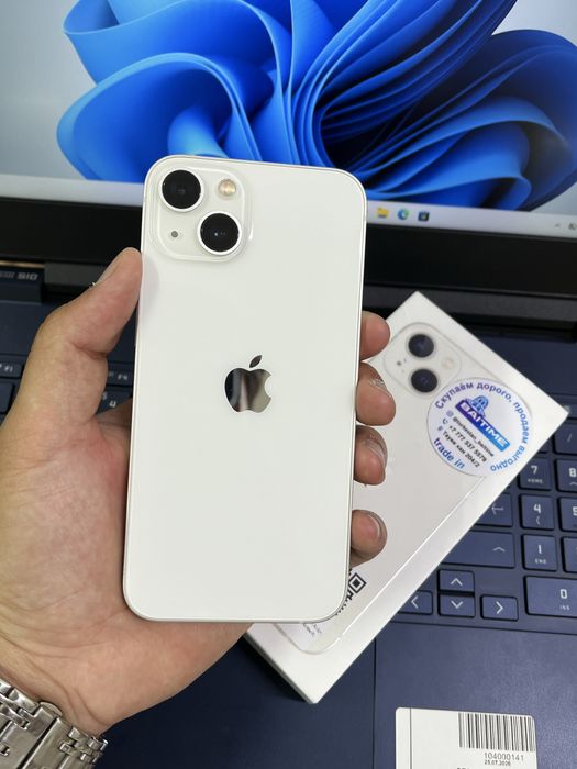 Телефон iPhone 13