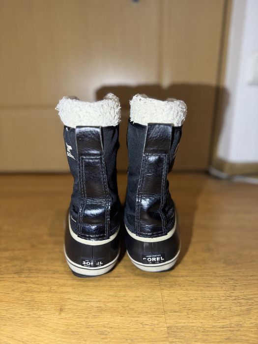 Cizme Sorel iarnă impermeabile, mărimea 36, stare foarte bună