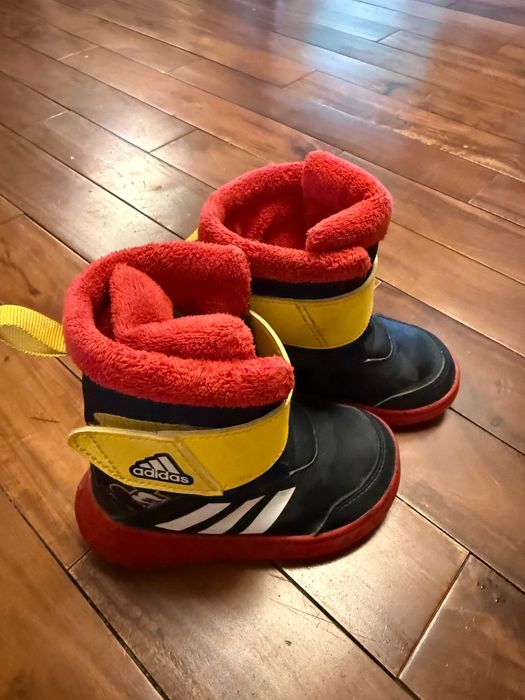Продам сапоги детские adidas