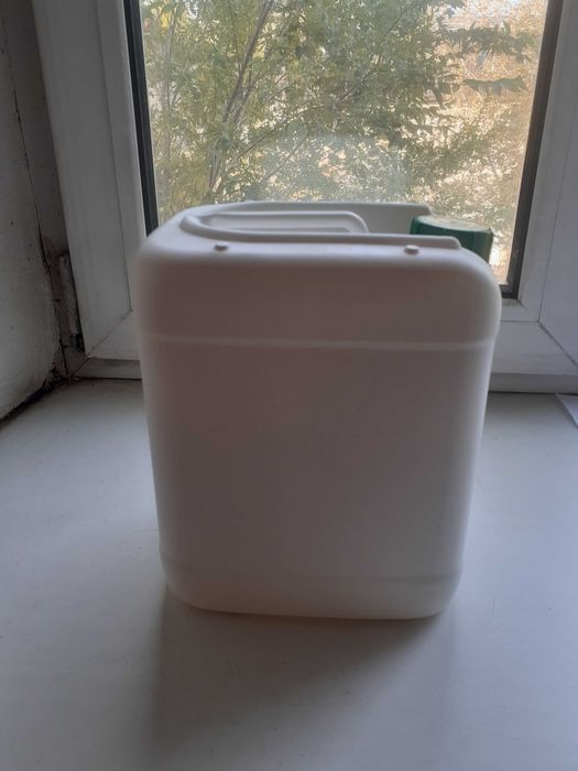 Продам канистры пластмассовые по 5л, недорого!