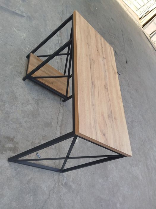 Rabochiy stol loft