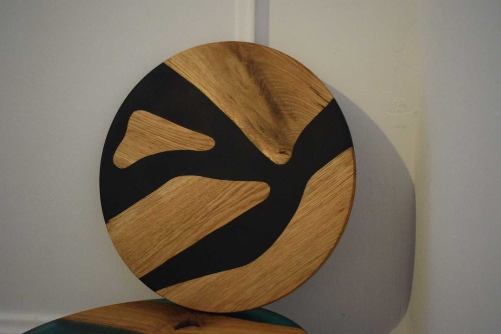 Platou din lemn de stejar si  rășină epoxidică