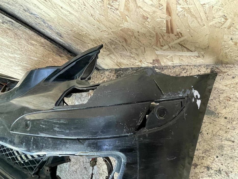 Предна броня Mercedes W251 R class код на боята 197 Obsidian Schwartz