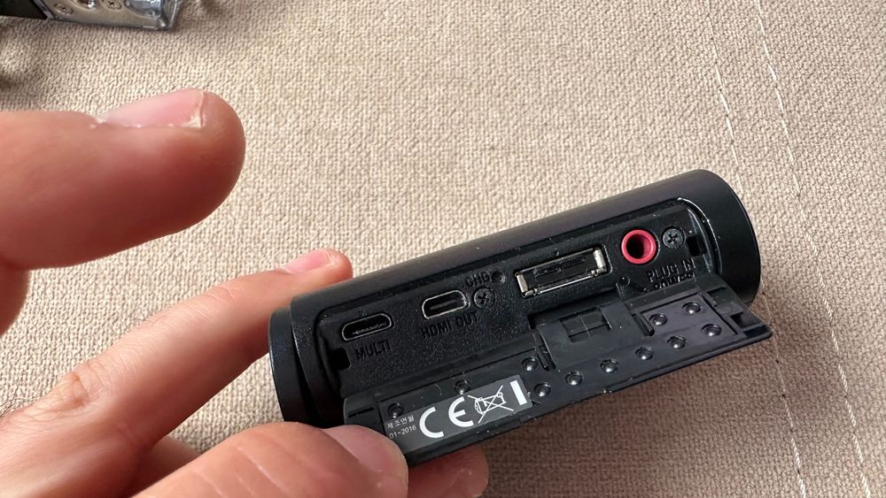 Sony HDR-AS20 - camera actiune fara acumulator