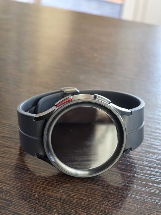Продам часы Samsung galaxy watch 5 pro