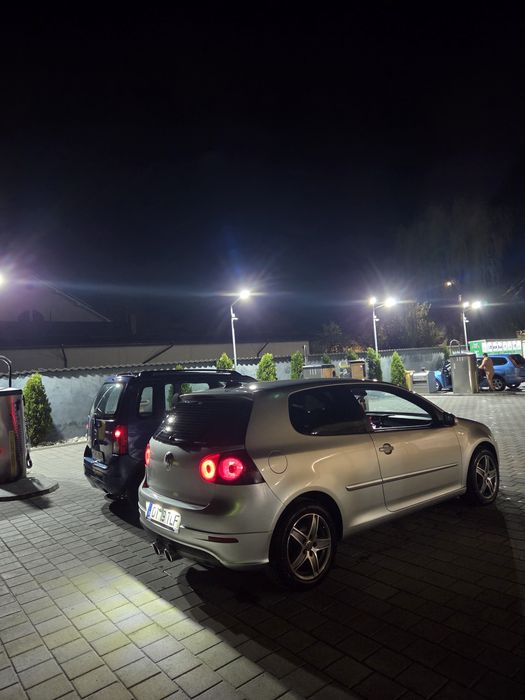Vând golf 5 sau schimb cu variante.