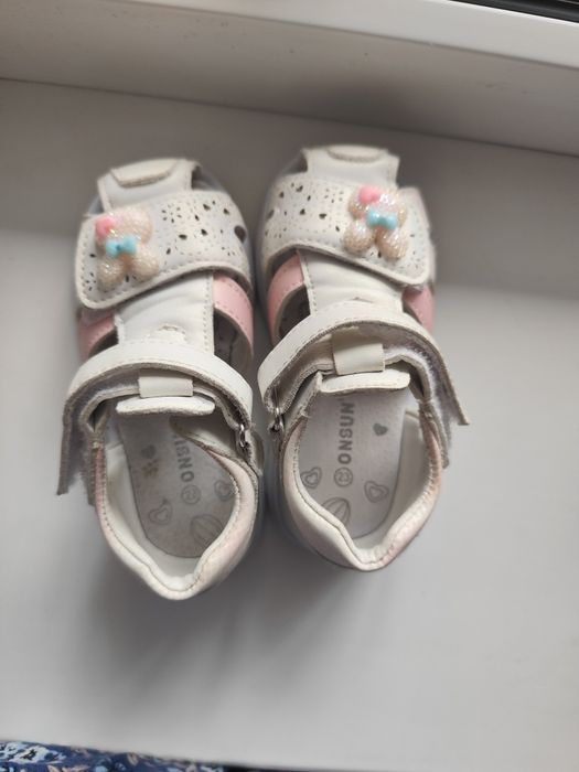 Продам детские сандалии