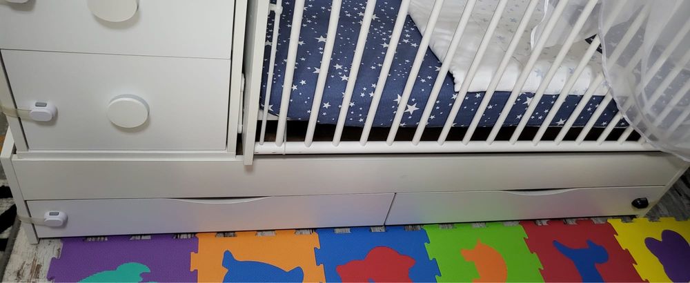 Vand patut copii transformabil din lemn cu 5 sertare