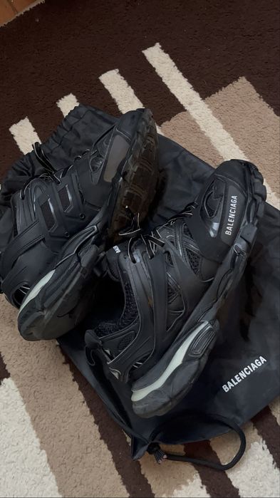 Balenciaga track