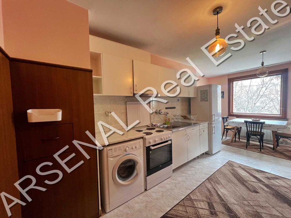 Тристаен апартамент под наем, Център