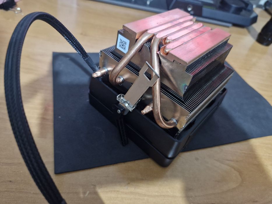 Cooler procesor - AMD Wraith Prism