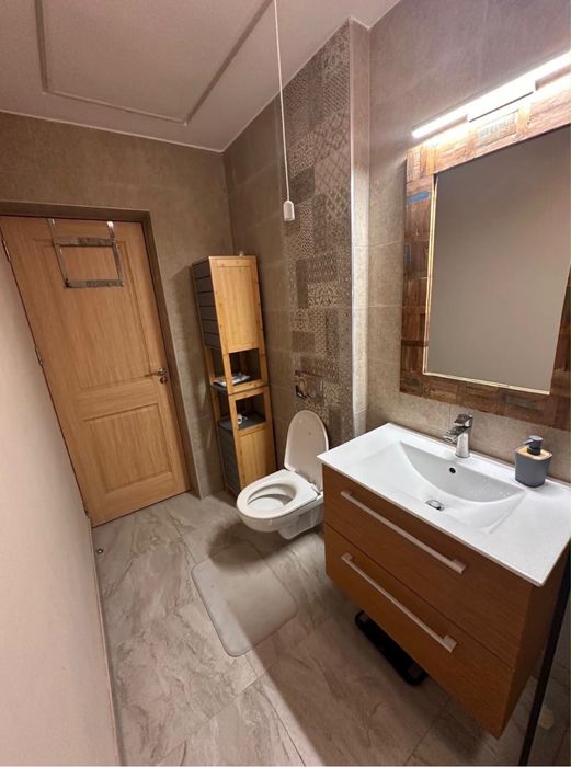 Vand apartament 3 camere in Brad, recent renovat