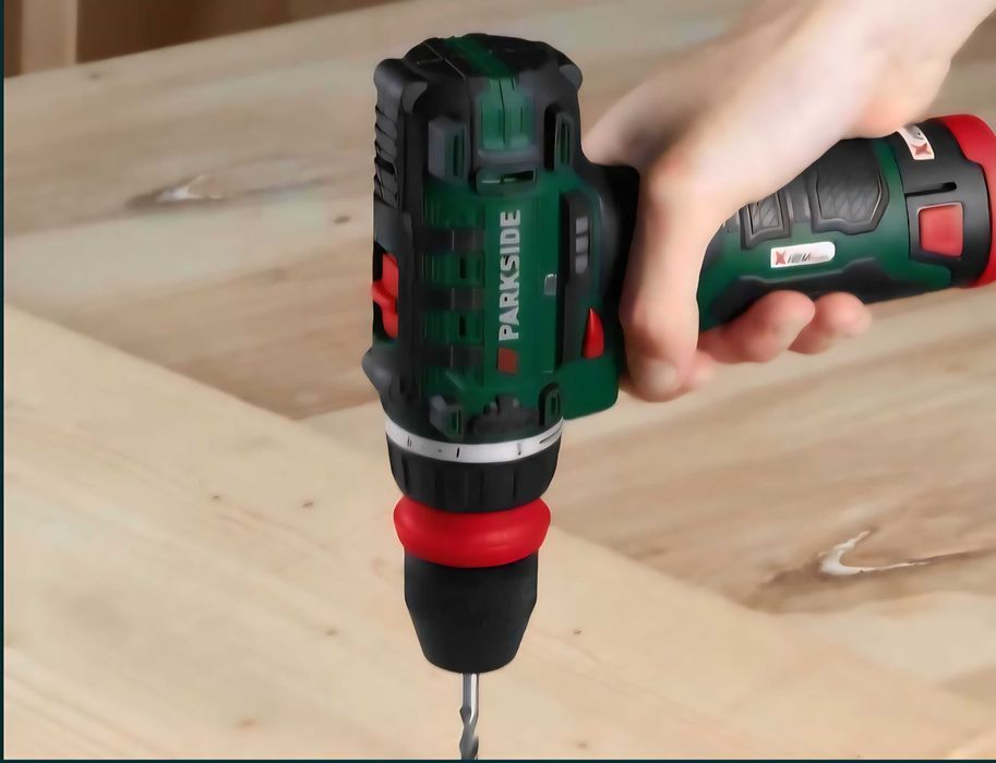 Bormasina/ Autofiletanta cu acumulator 12V 2Ah si incarcator PARKSIDE