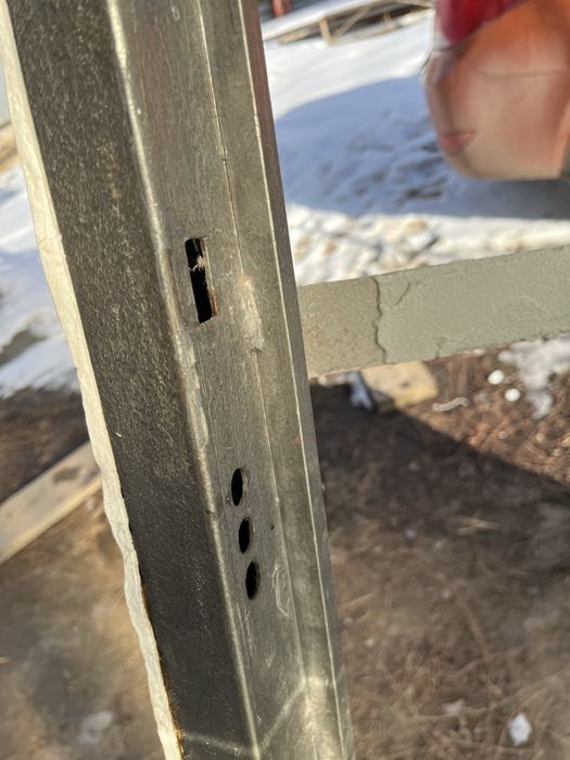 Продам металлическую дверь