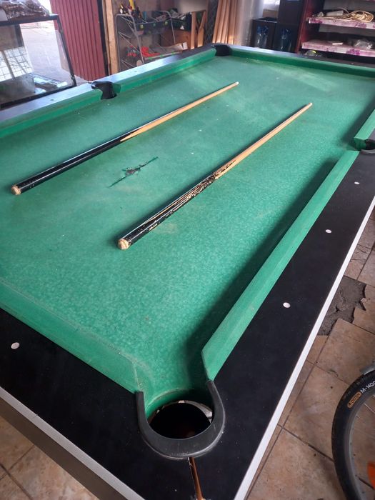 De vinzare masa de biliard lungime 2,50 , latimea 1,42