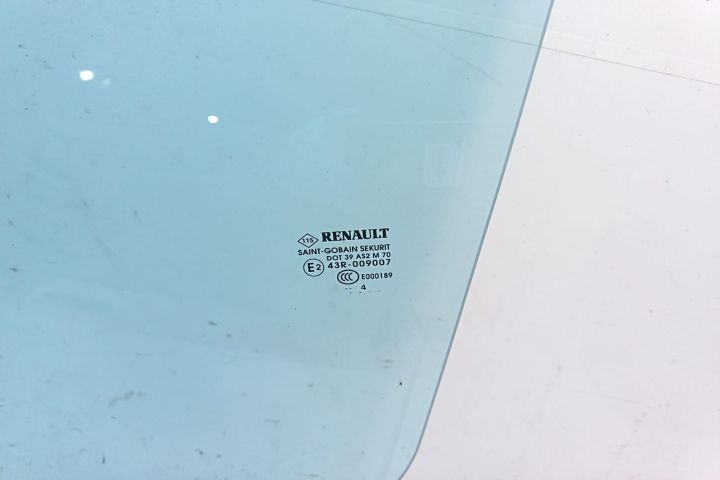 Geam usa fata stanga Renault Zoe prima generatie