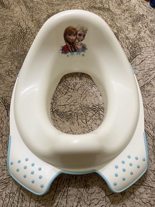 Пате за тоалетна чиния и бяла на Елза и Ана