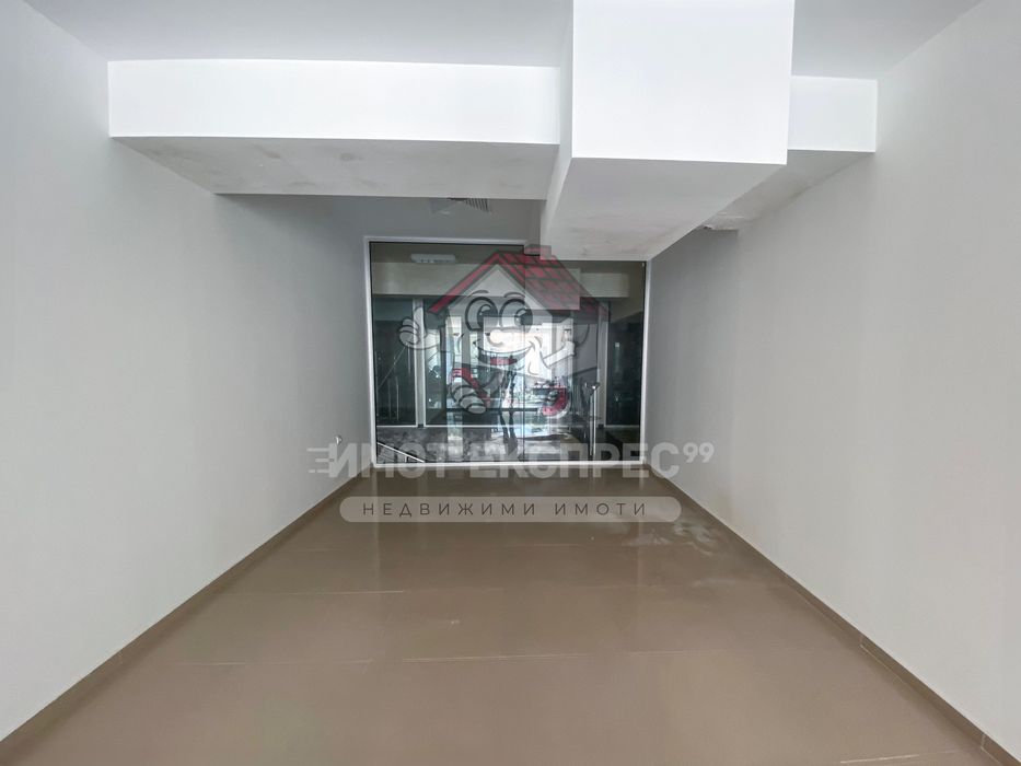 Продава се Магазин в Асеновград - 20 кв.м за 1326 €/кв.м - Снимка #3