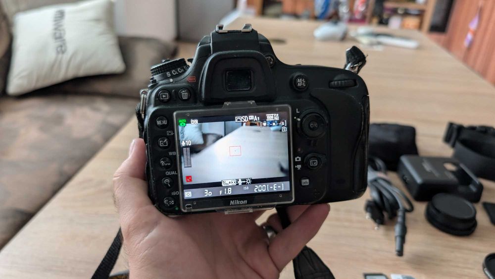 Пълен фотографски комплект: Nikon D610 + 35mm обектив и аксесоари